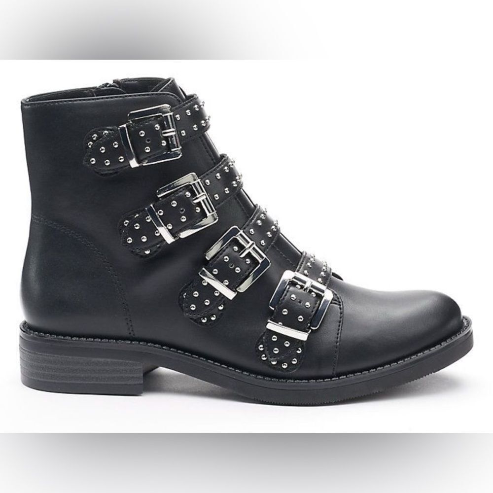 Madden Girl Twisted Black Studded Buckle Vegan Leather Ankle Boots Size 7.5